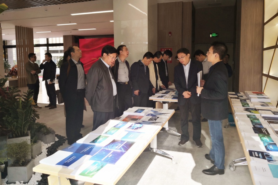 热烈欢迎扬州市领导莅临我中心参观指导